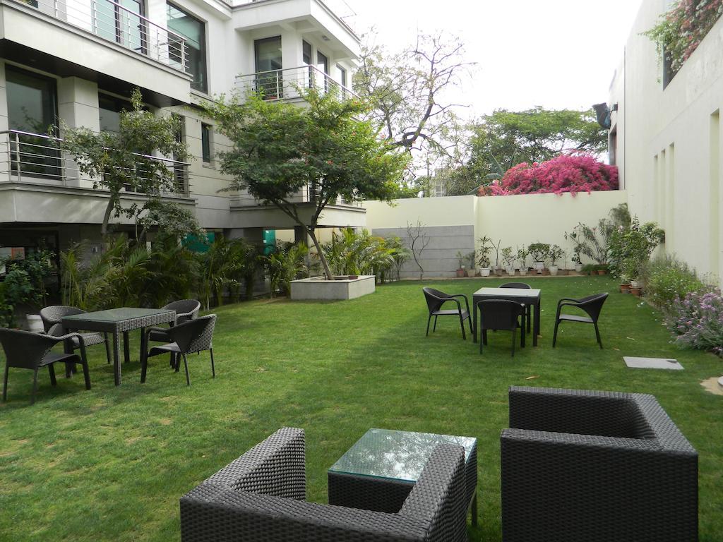 76 Friends Colony Acomodação com café da manhã Nova Deli Exterior foto