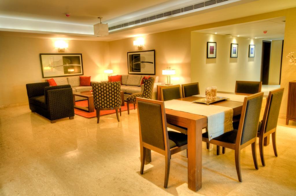 76 Friends Colony Acomodação com café da manhã Nova Deli Exterior foto