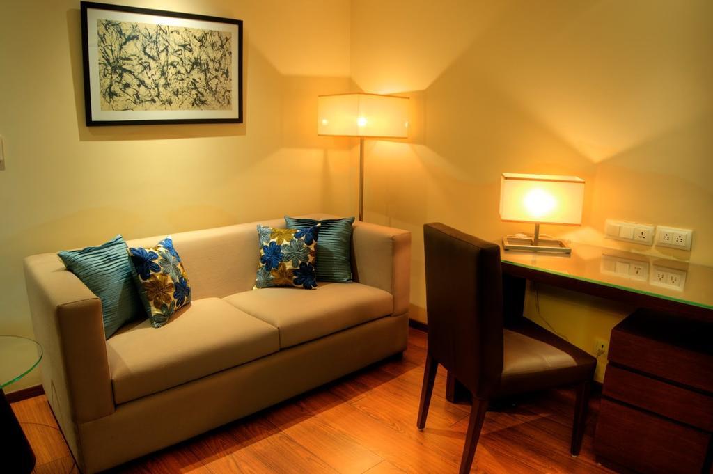 76 Friends Colony Acomodação com café da manhã Nova Deli Quarto foto